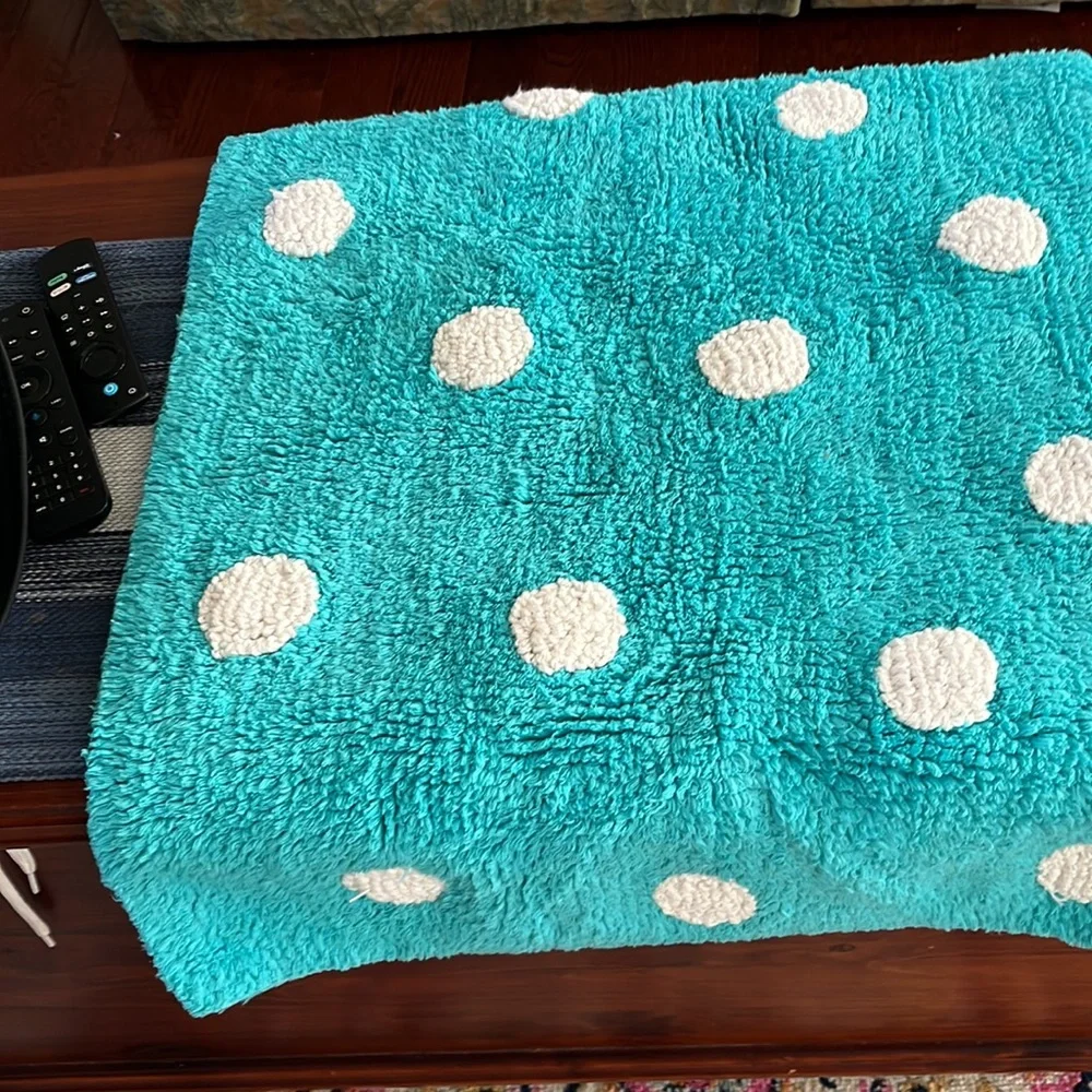 Kate Spade bath rug  21 by 34 inches NWT
